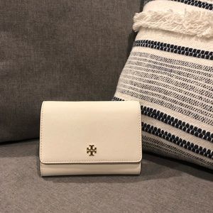 Tory Burch Robinson Medium Wallet